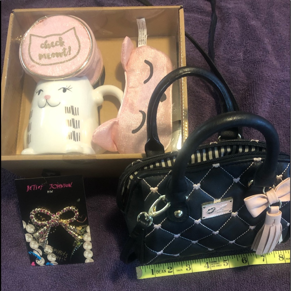Betsey Johnson bag +extras!!